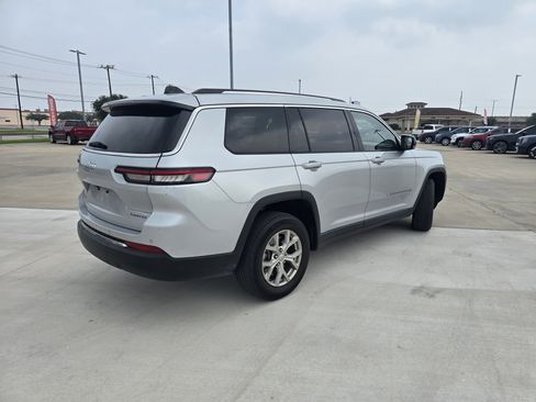 Used 2023 Jeep Grand Cherokee L Limited w/ Trailer Tow Group (B) AWD/4WD image 3
