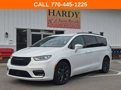 Used 2022 Chrysler Pacifica Touring-L w/ S Appearance Package
