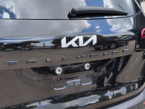 Used 2022 Kia Telluride SX w/ SX Prestige Package AWD/4WD image 6