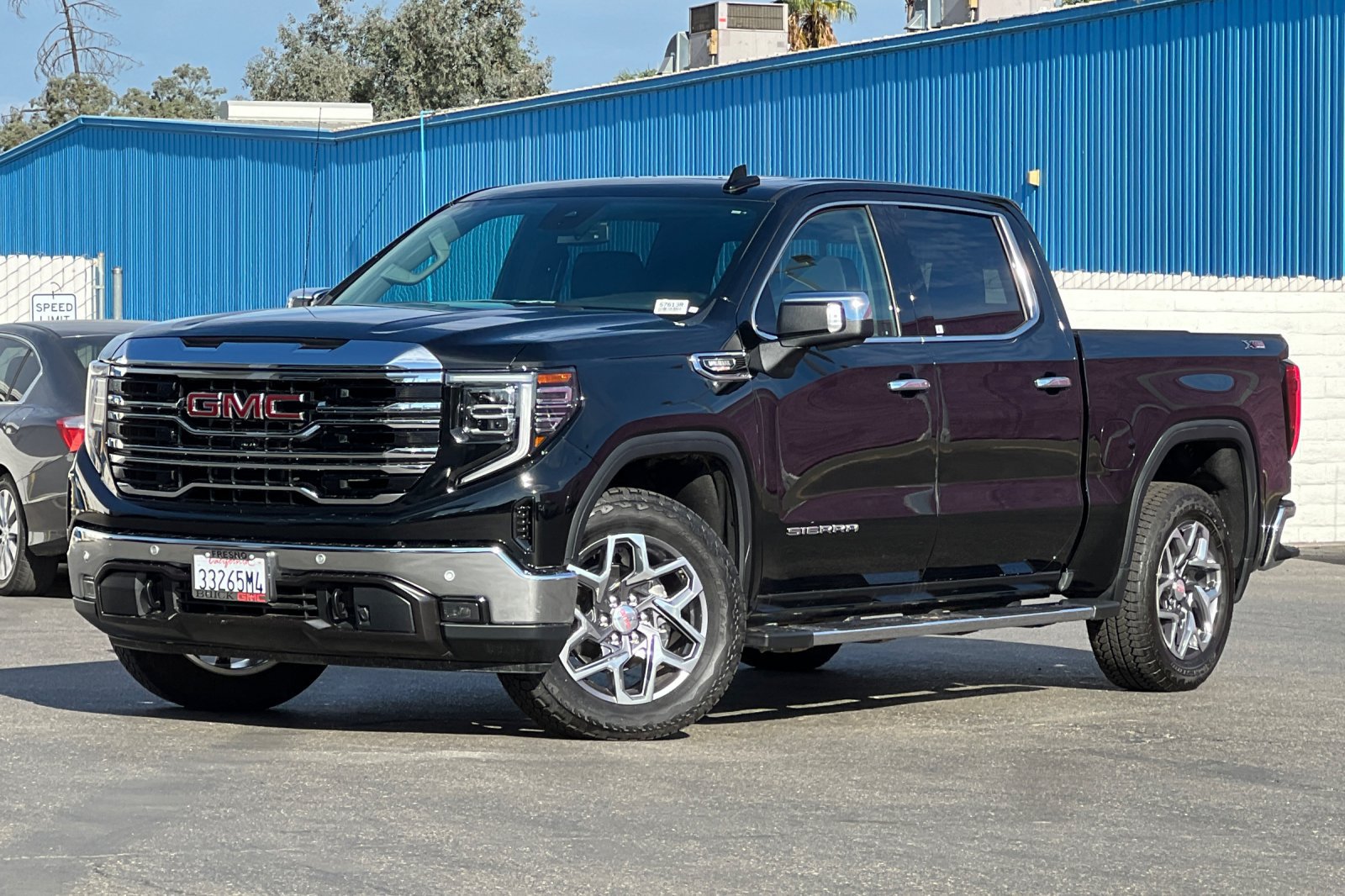 Used 2026 GMC Sierra 1500 SLT w/ SLT Premium Plus Package AWD/4WD image 9