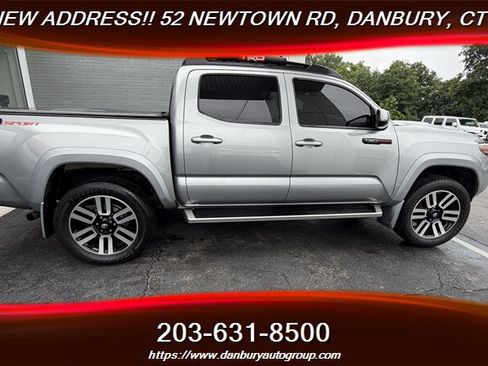 Used 2017 Toyota Tacoma TRD Sport w/ Tow Package (A/T) AWD/4WD image 6