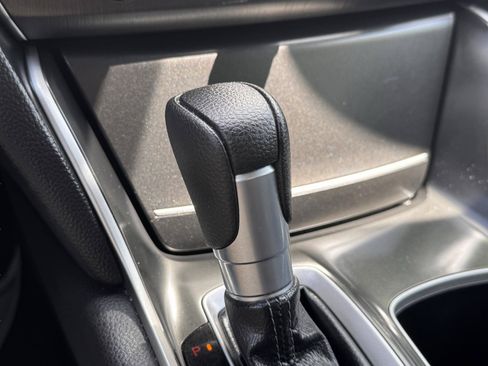 Used 2018 Honda Accord LX image 10