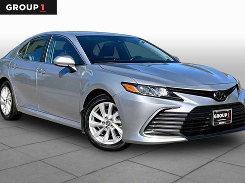 Certified 2023 Toyota Camry LE FWD image 3
