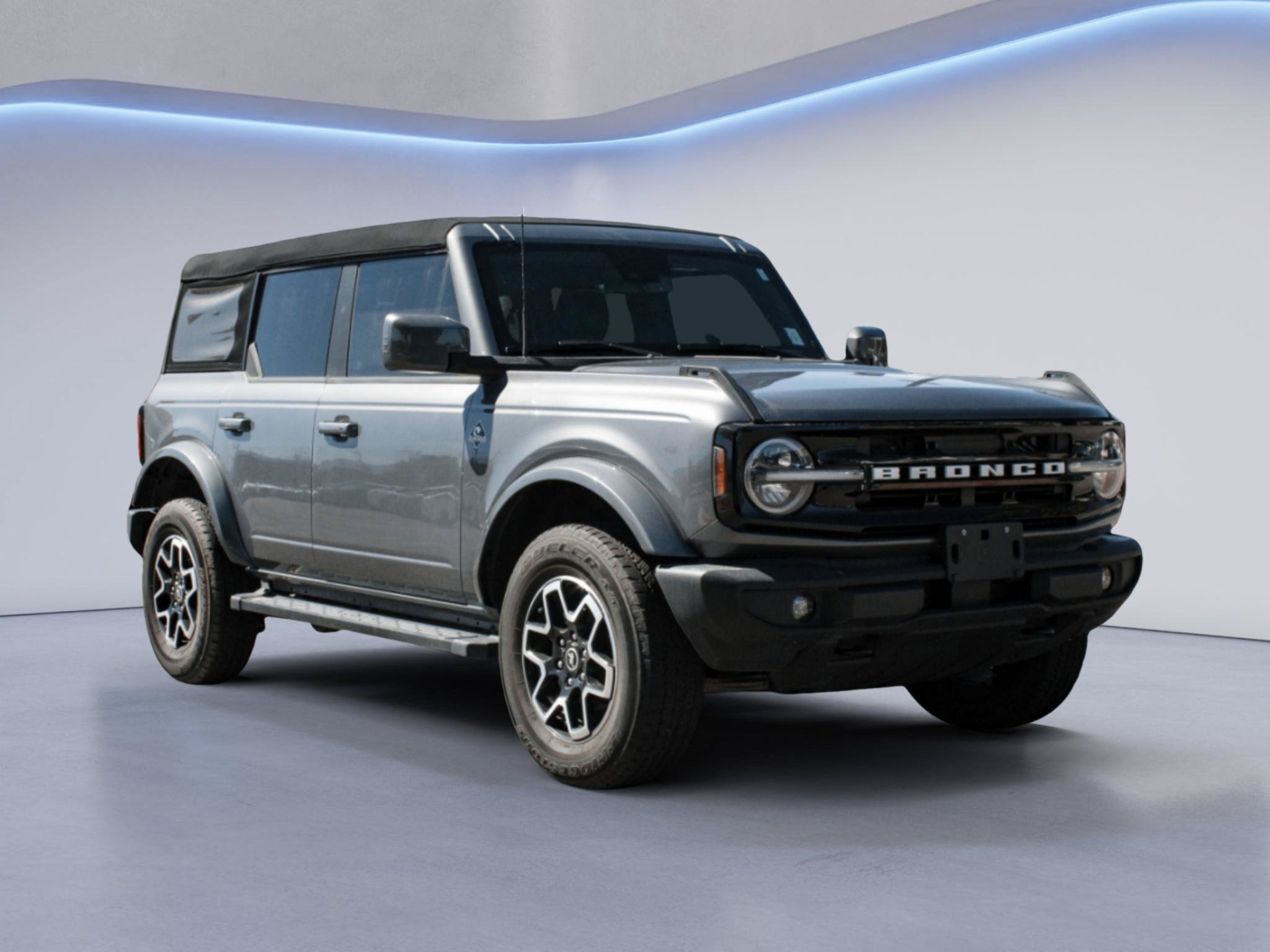 Used 2024 Ford Bronco Outer Banks AWD/4WD image 3