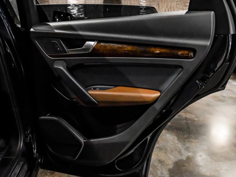 Used 2018 Audi Q5 2.0T Premium Plus w/ Premium Plus Package image 48