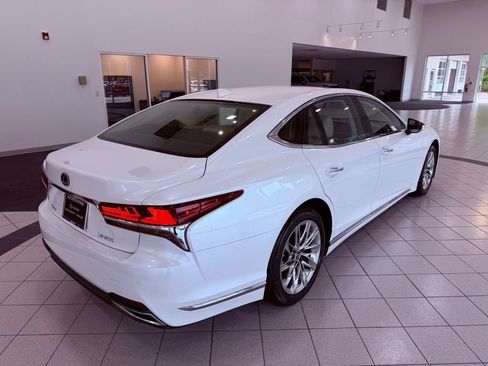 Used 2019 Lexus LS 500 w/ Accessory Package (Z1) RWD image 13