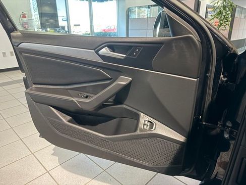 Used 2024 Volkswagen Jetta SE image 25