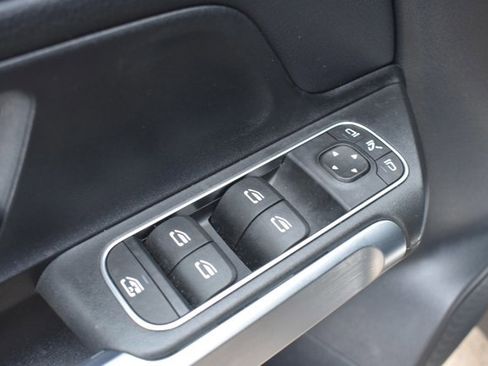 Used 2024 Mercedes-Benz GLB 250 image 13