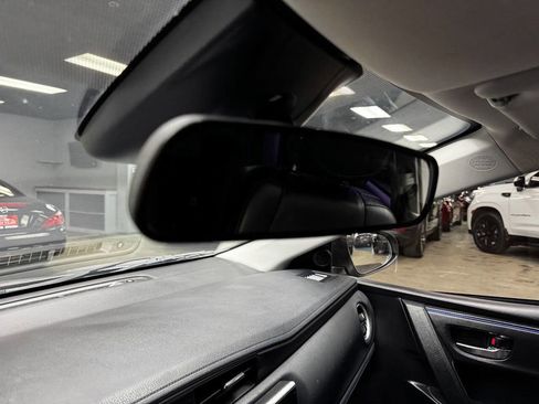 Used 2019 Toyota Corolla SE w/ Carpet Mat Package (TMS) FWD image 28