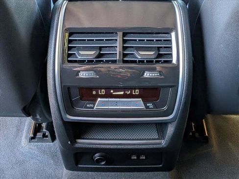 Used 2023 BMW X7 xDrive40i AWD/4WD image 18