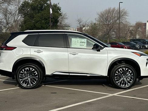 New 2026 Nissan Rogue Platinum AWD/4WD image 3