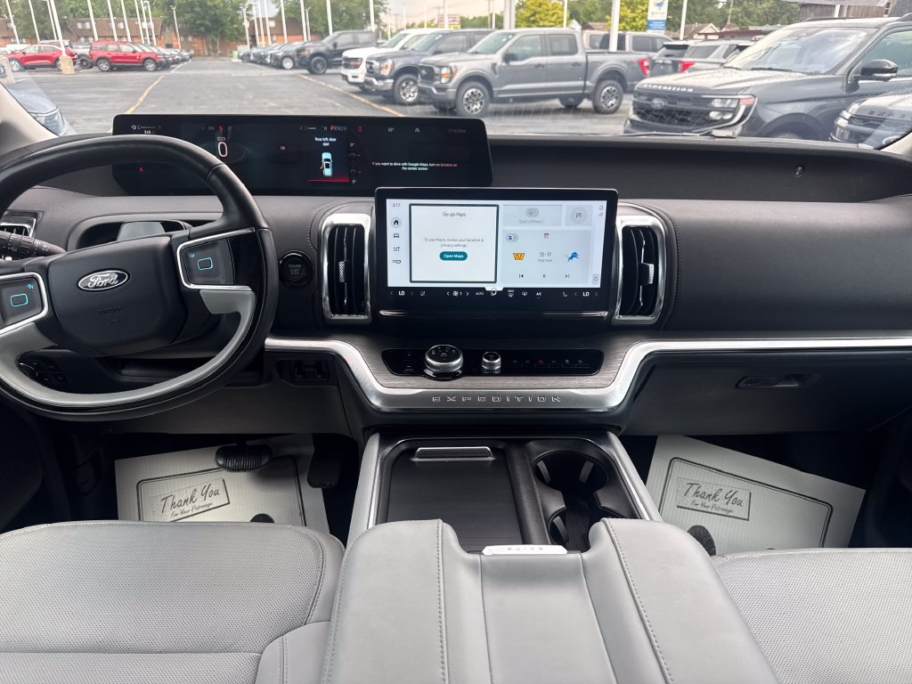 Used 2025 Ford Expedition Max Platinum w/ Driver's Package AWD/4WD image 21