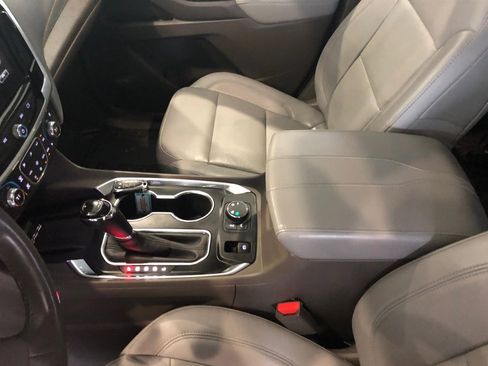 Used 2019 Chevrolet Traverse Premier image 7