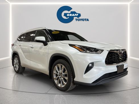 Used 2023 Toyota Highlander Limited AWD/4WD image 4
