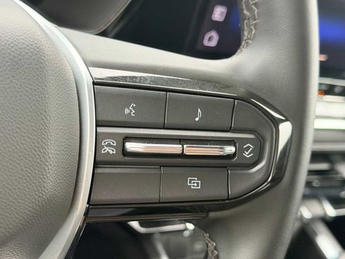 Used 2024 Chevrolet Colorado LT w/ LT Convenience Package II image 25