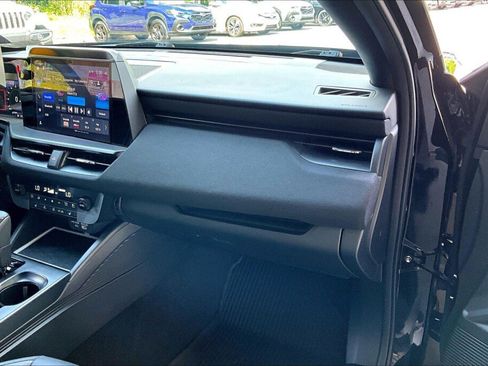 Certified 2026 Subaru Outback Premium w/ Premium/Limited Package AWD/4WD image 11