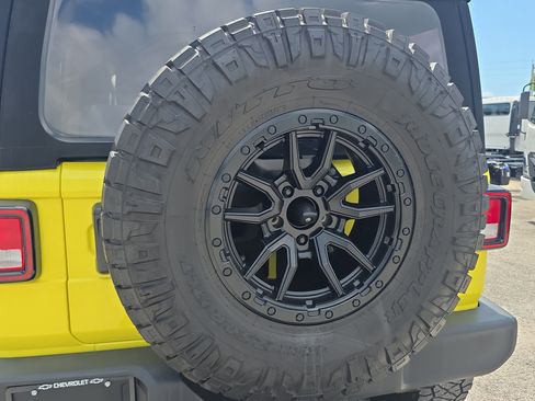 Used 2022 Jeep Wrangler Unlimited Sport AWD/4WD image 9