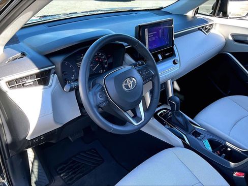 Certified 2023 Toyota Corolla Cross LE image 16