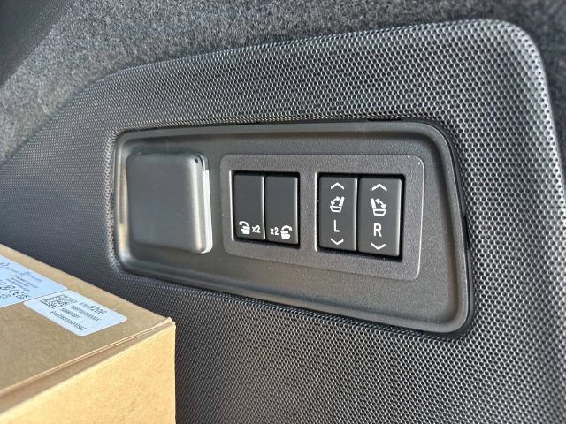Certified 2024 Cadillac Escalade Premium Luxury w/ LPO, Floor Liner Package AWD/4WD image 58