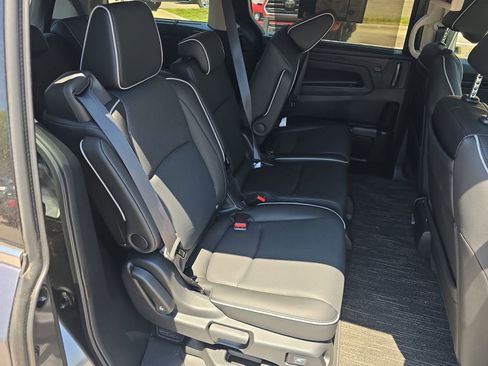 Used 2026 Honda Odyssey Elite image 11