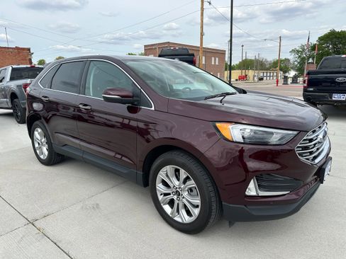 Used 2024 Ford Edge Titanium image 8