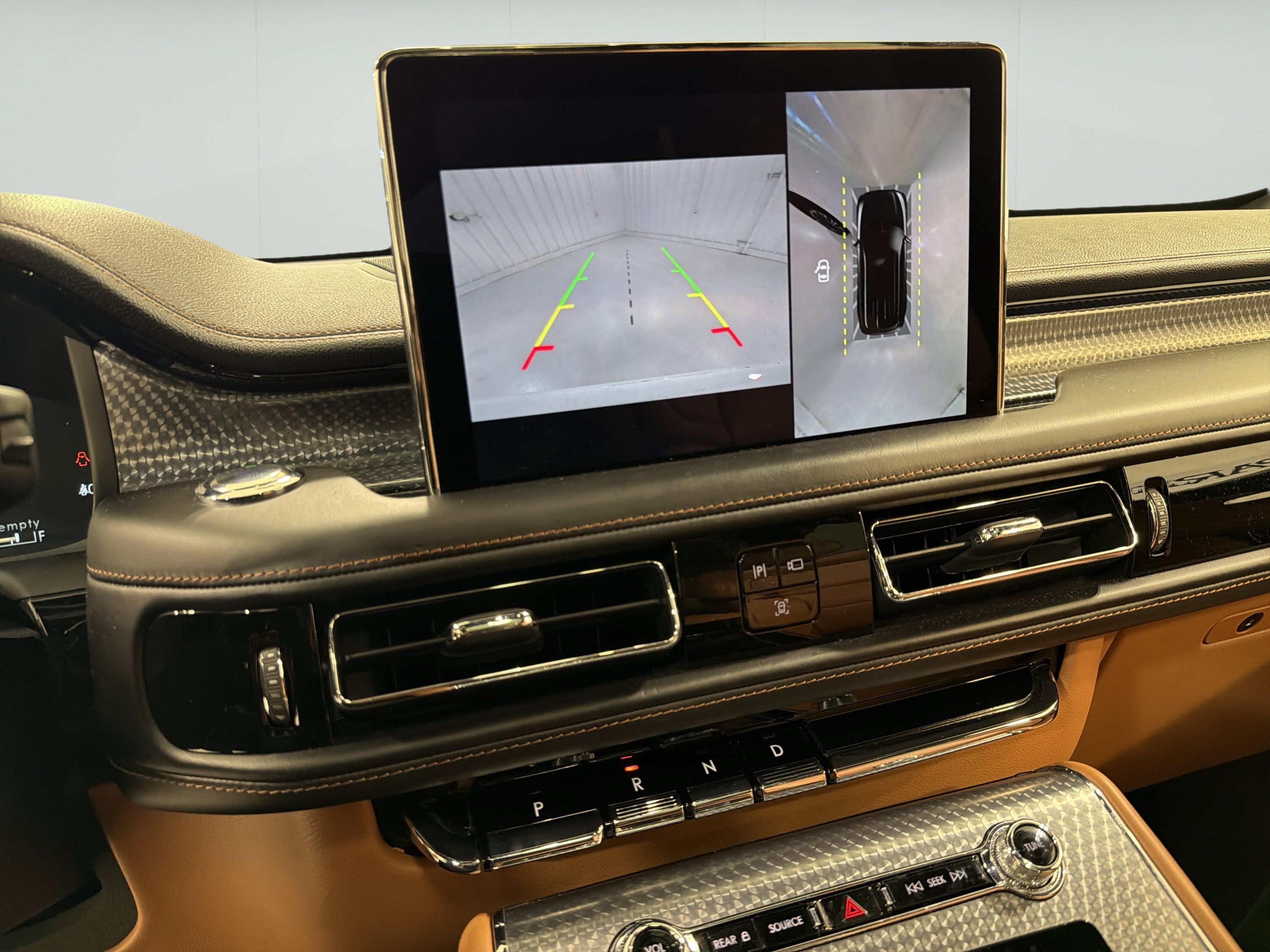 Used 2023 Lincoln Aviator Black Label w/ Dynamic Handling Package AWD/4WD image 19