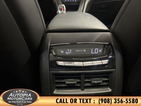 Used 2018 Cadillac XT5 Premium Luxury AWD/4WD image 23