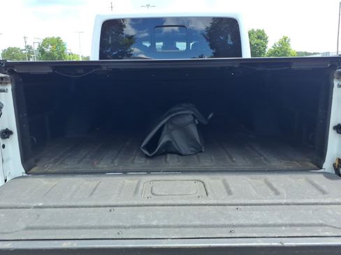 Used 2021 Jeep Gladiator Overland AWD/4WD image 18