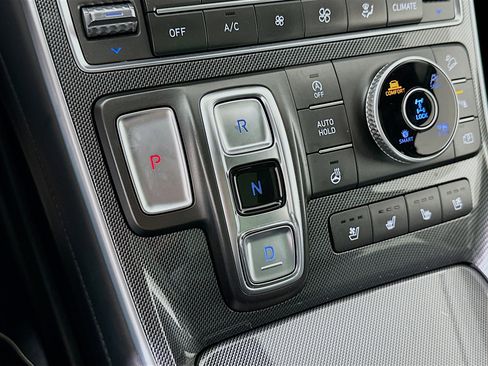 Certified 2022 Hyundai Santa Fe Limited image 16