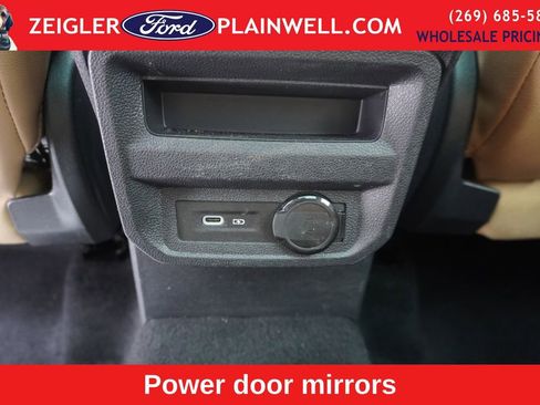 Used 2024 Volkswagen Tiguan SE image 11