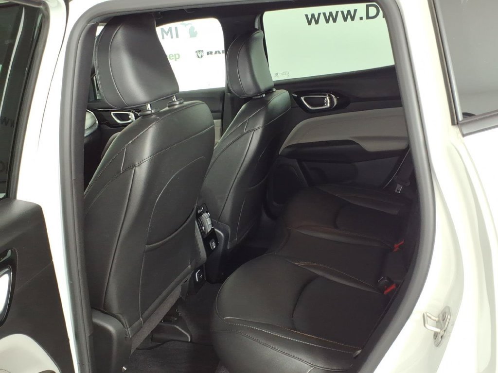 Used 2024 Jeep Compass Limited AWD/4WD image 9