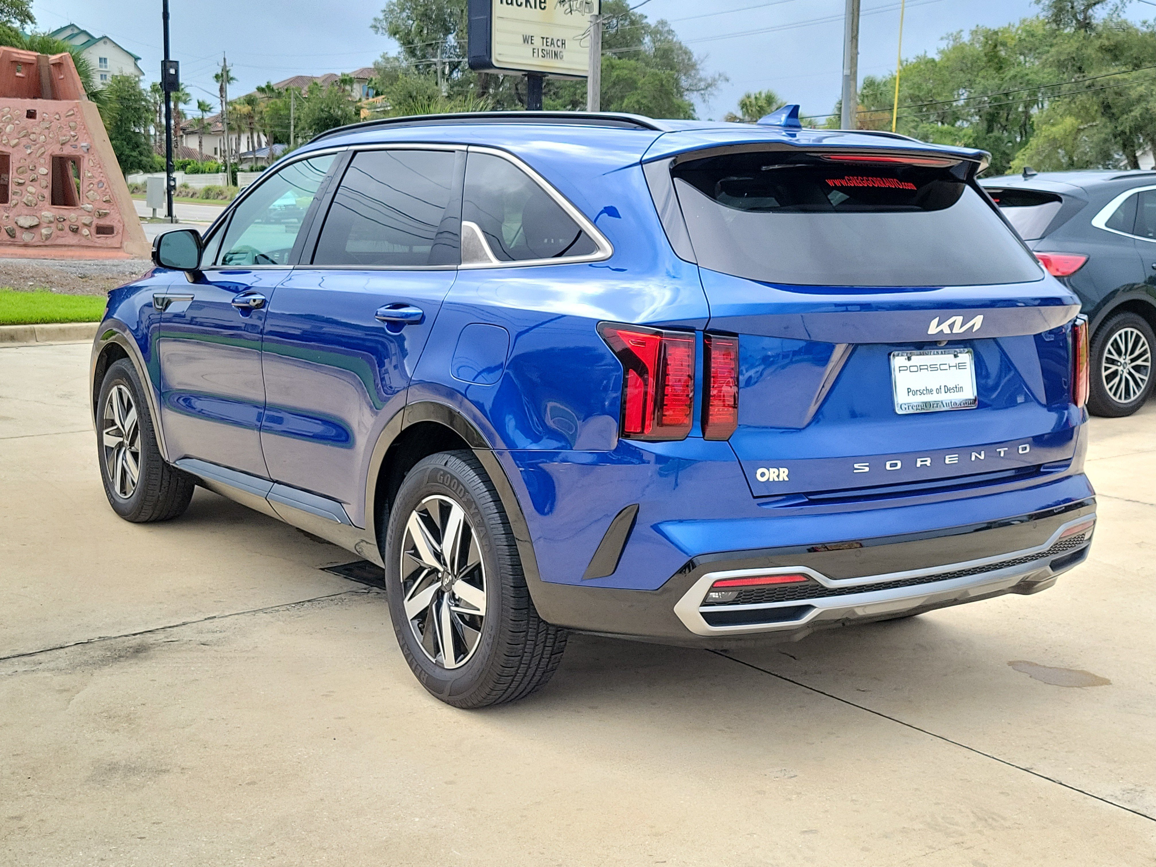 Used 2022 Kia Sorento S FWD image 3