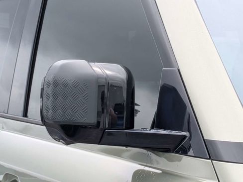 Used 2020 Land Rover Defender 110 SE AWD/4WD image 10