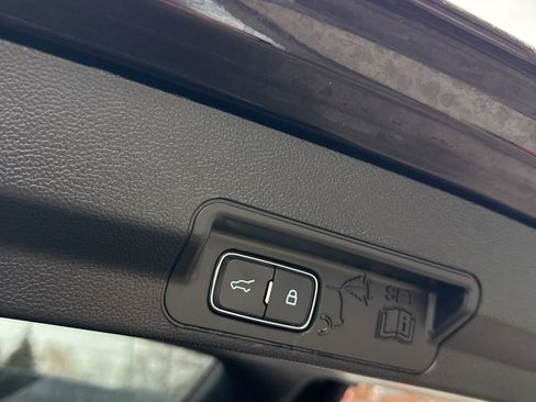 Used 2023 Ford Explorer Limited w/ Equipment Group 301A image 21