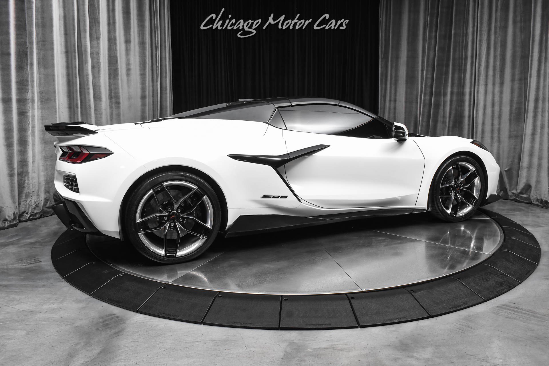 Used 2025 Chevrolet Corvette Z06 w/ Stealth Interior Trim Package RWD image 45