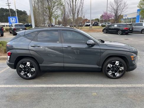 Used 2025 Hyundai Kona SEL image 3