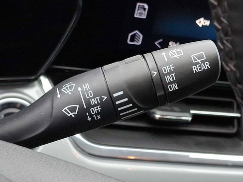 Used 2025 Chevrolet Trax LT w/ Driver Confidence Package image 26