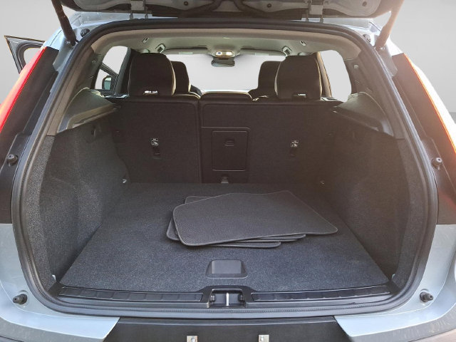 Certified 2024 Volvo XC40 B5 Core AWD/4WD image 23