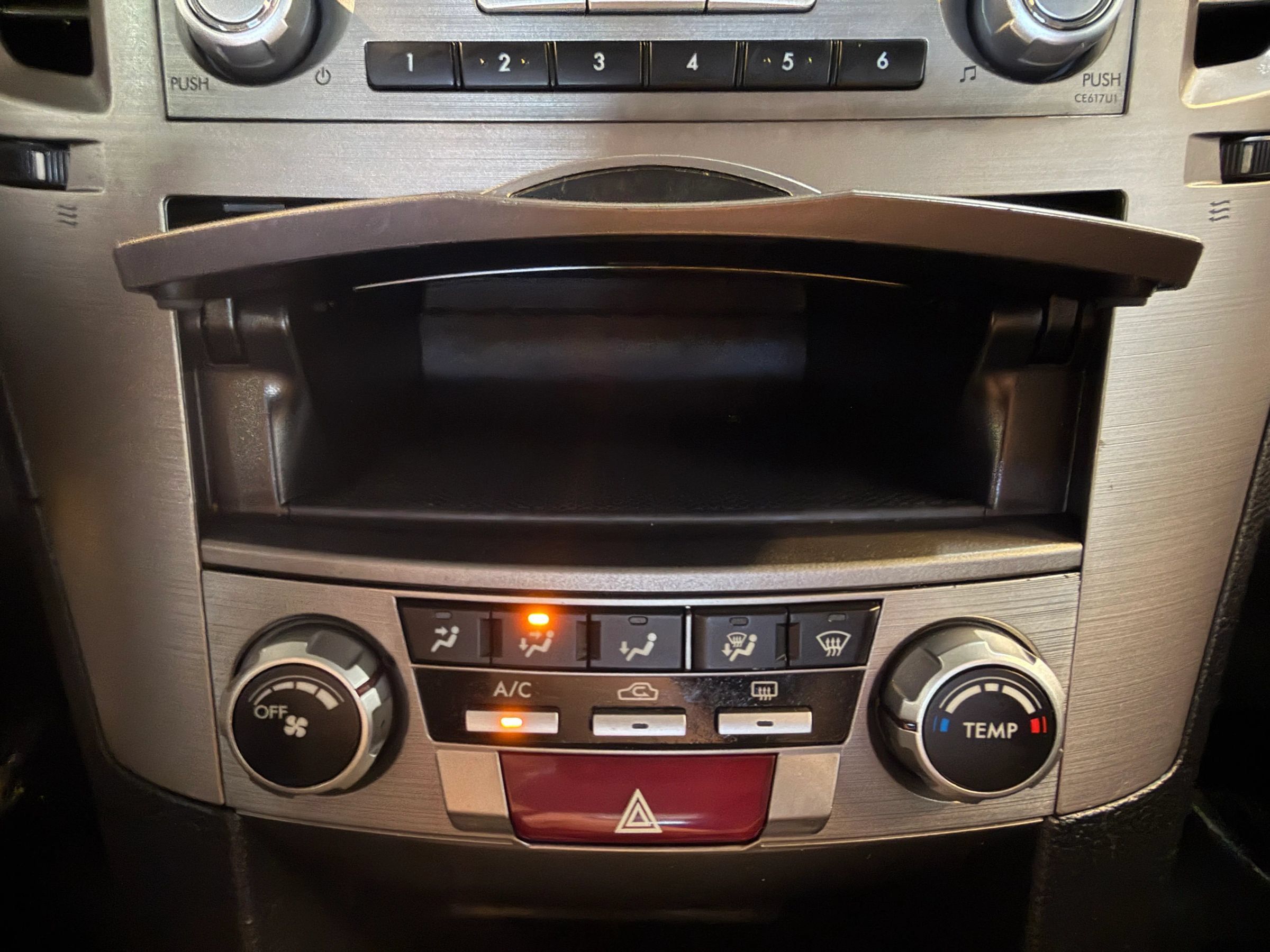 Used 2012 Subaru Legacy 2.5i Premium AWD/4WD image 21