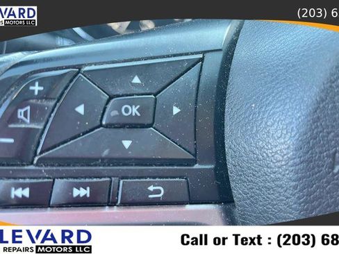 Used 2017 Nissan Rogue SV w/ SV Premium Package image 26