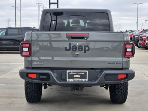 Used 2021 Jeep Gladiator Sport image 9