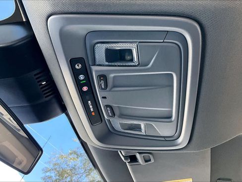 Used 2024 Chevrolet Silverado 1500 LT AWD/4WD image 32
