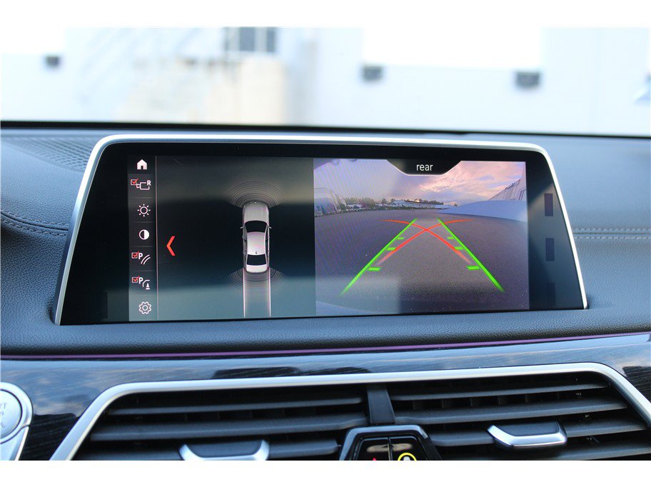 Used 2019 BMW 740i w/ M Sport Package RWD image 26