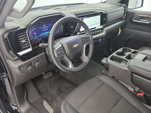 Used 2025 Chevrolet Silverado 1500 LT RWD image 18