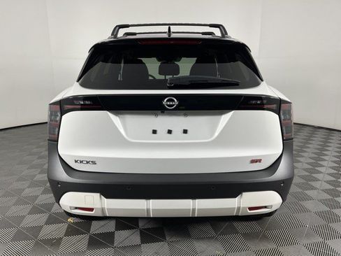 Used 2025 Nissan Kicks SR FWD image 7