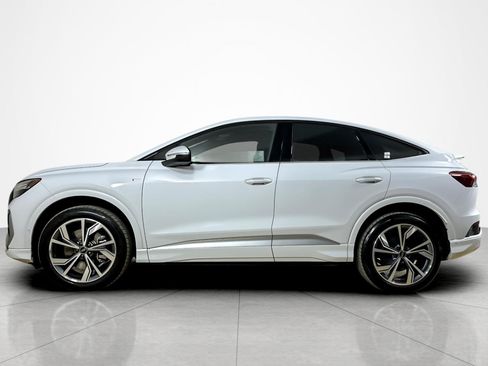 Certified 2023 Audi Q4 e-tron Prestige AWD/4WD image 2