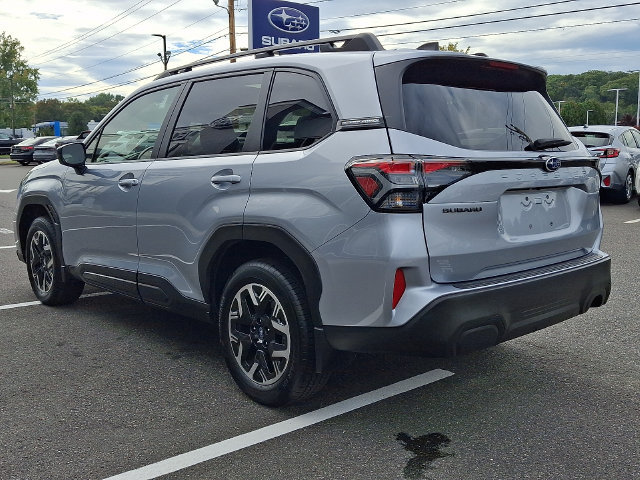 Used 2025 Subaru Forester Premium AWD/4WD image 4