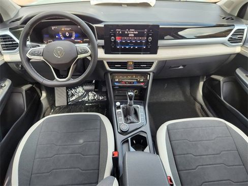 New 2025 Volkswagen Taos SE image 26