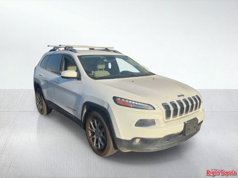 Used 2016 Jeep Cherokee Latitude image 5