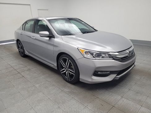 Used 2017 Honda Accord Sport image 13